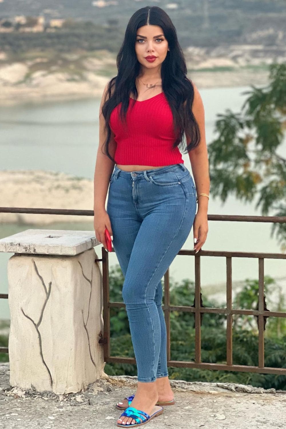 Can Men Wear Women’s Jeans? The Ultimate Guide