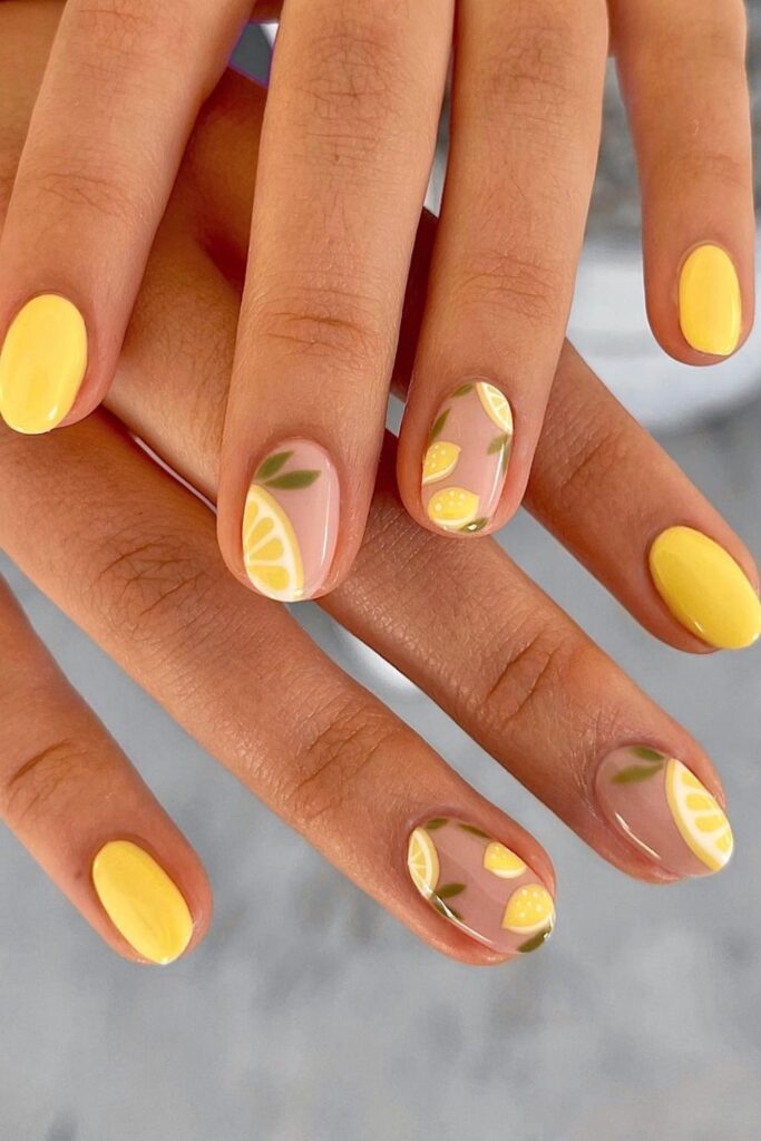 Yellow Nails with Lemon Slices