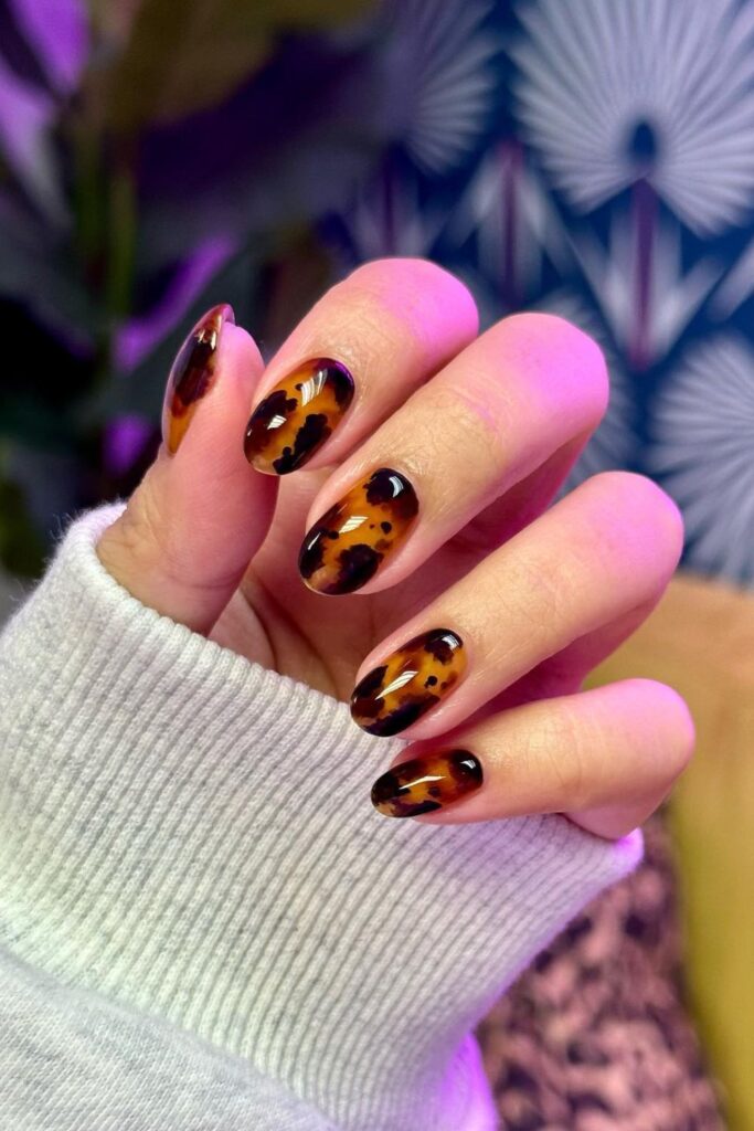 Tortoiseshell Pattern Nails