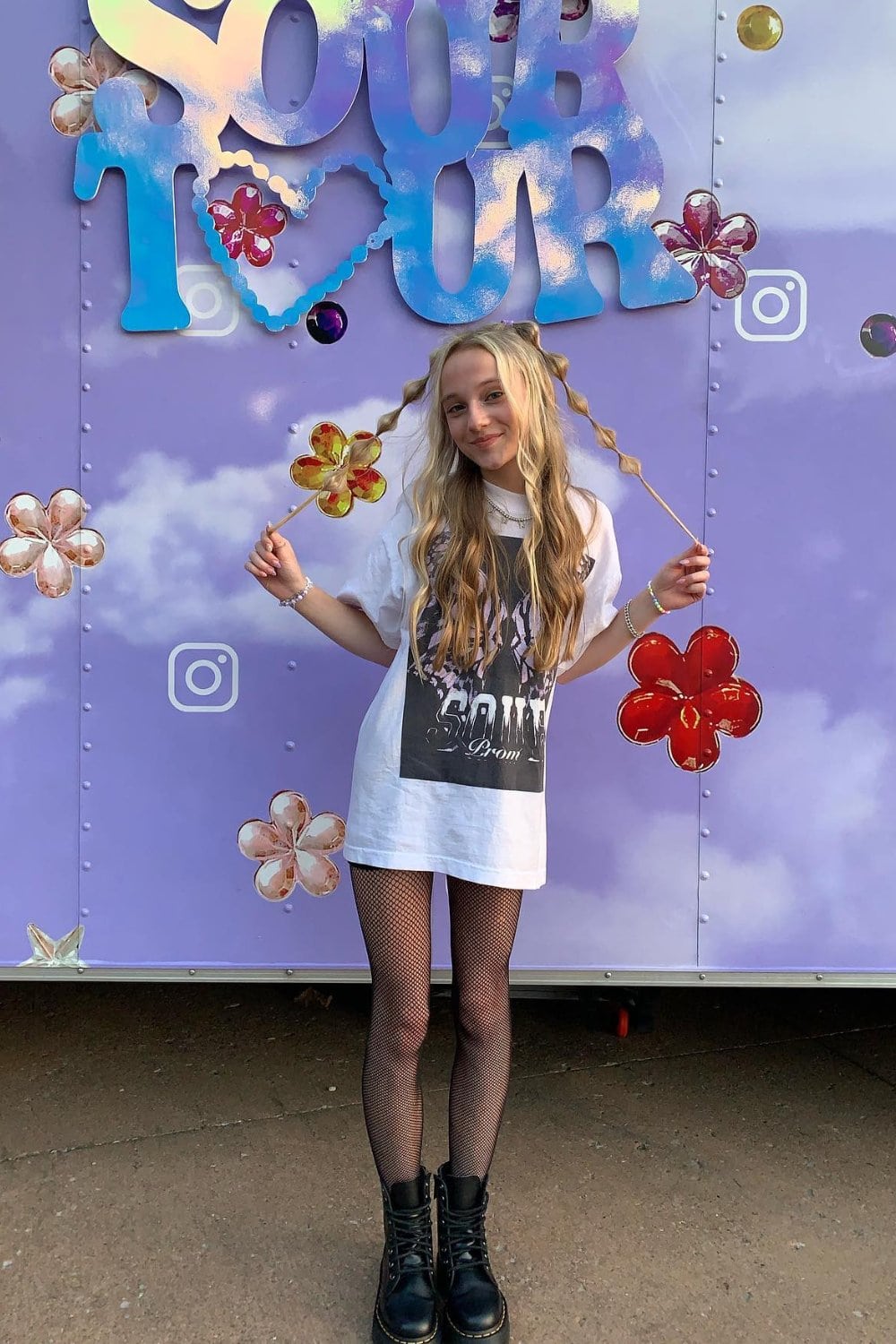 26 Chic Olivia Rodrigo GUTS Tour Outfit Ideas