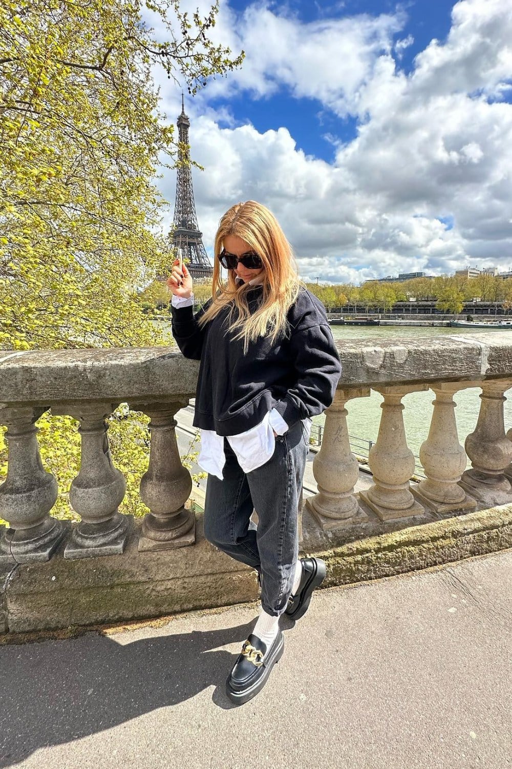 Oversized Sweatshirt and Jeans